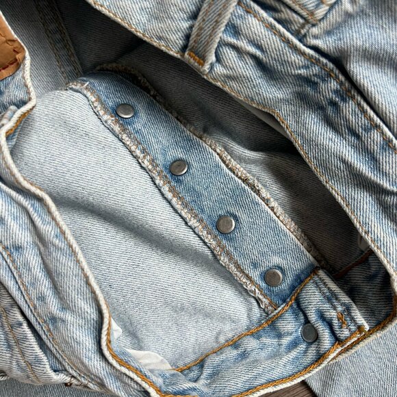 Vtg 90s Levi’s 501s Light Wash Straight Leg Button Fly Denim Jeans Size 33X31 - Picture 3 of 6